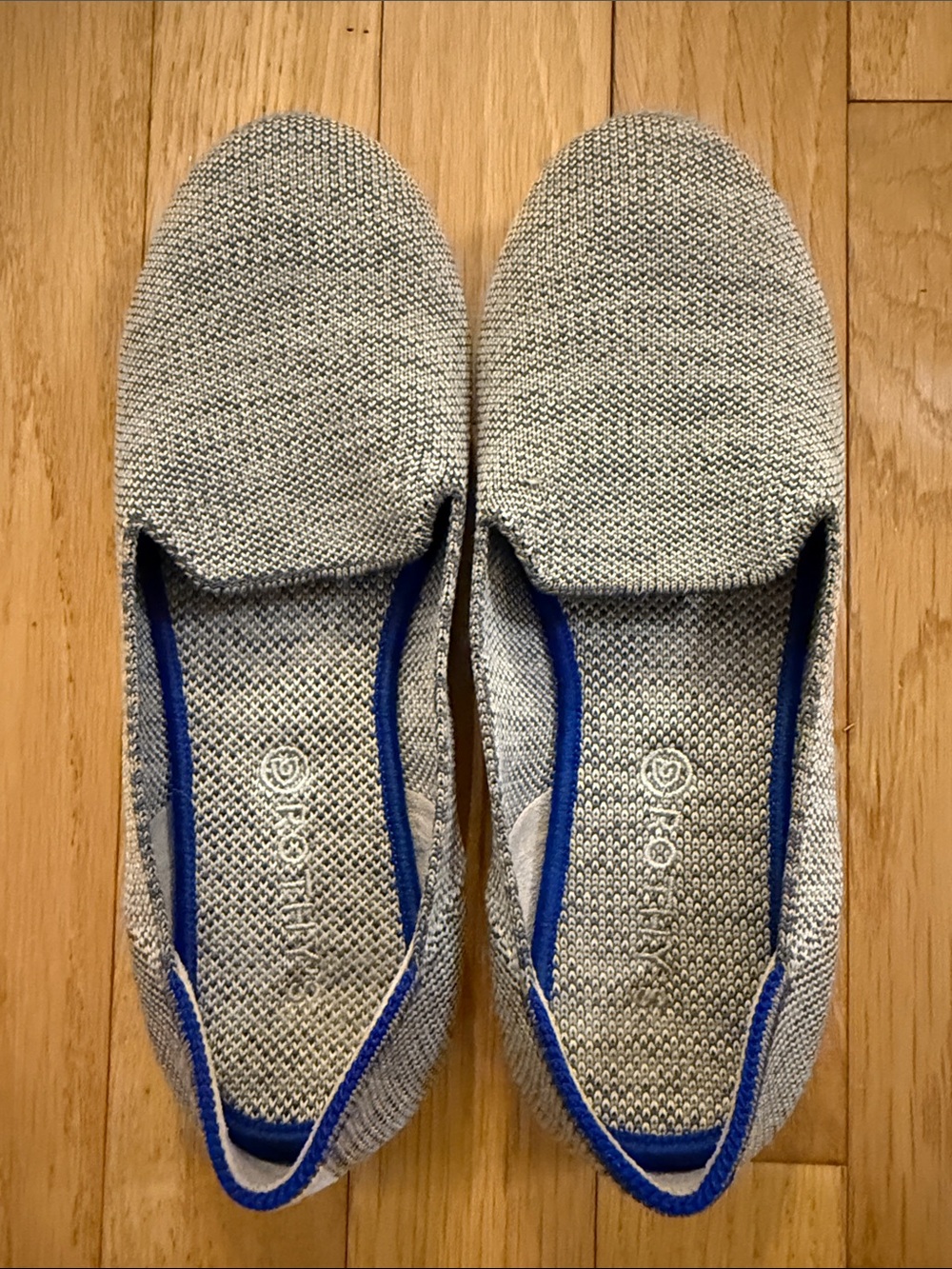 Rothy's Kids Grey Knit Slip-Ons with White & Blue Heel Stripe Loafers Size 3